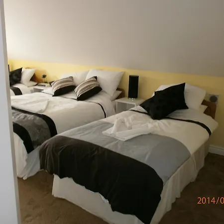 לינה וארוחת בוקר Mulvarra House 3*